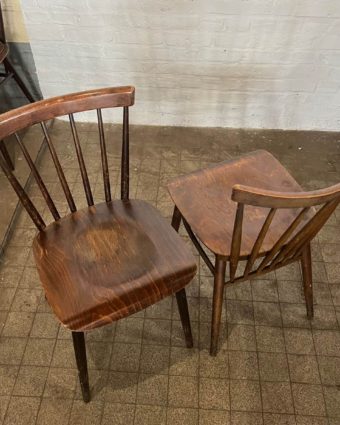 Lot de chaises de bistrot