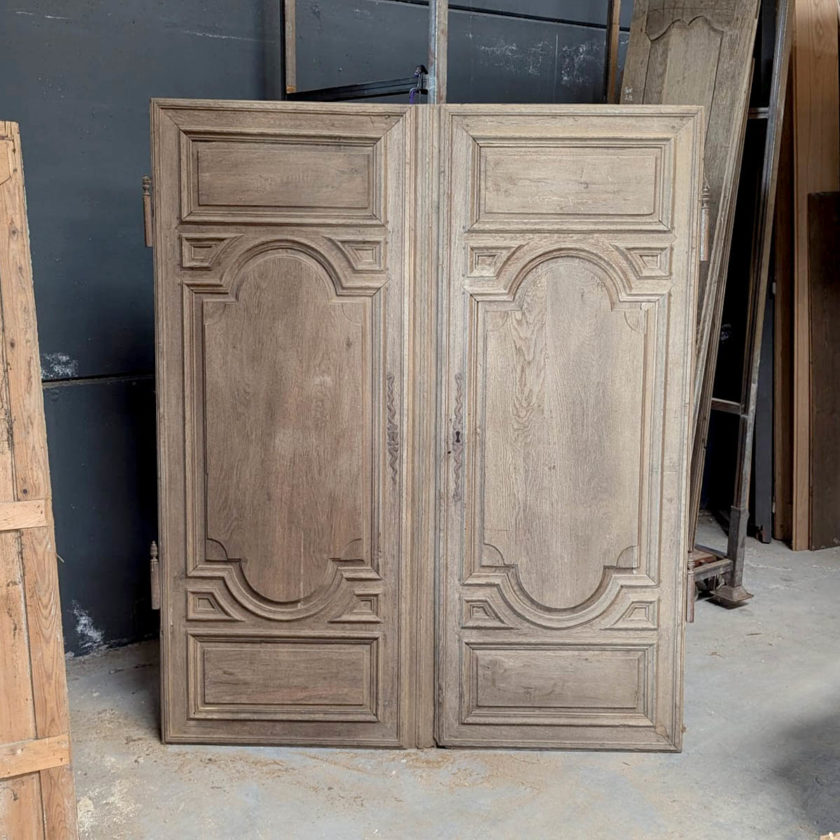 Eighteenth-century oak double closet door 139x169cm