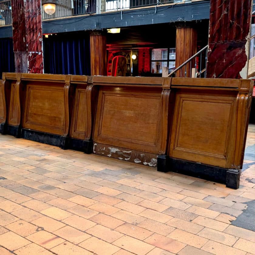 Oak countertop facade with black marble top, 15m