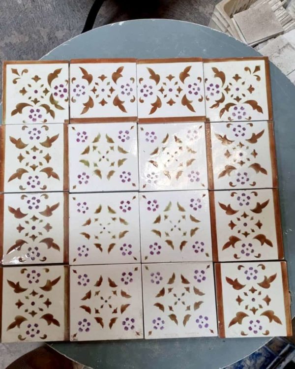 Earthenware tiles with frieze 4,2m² (4.2m²)