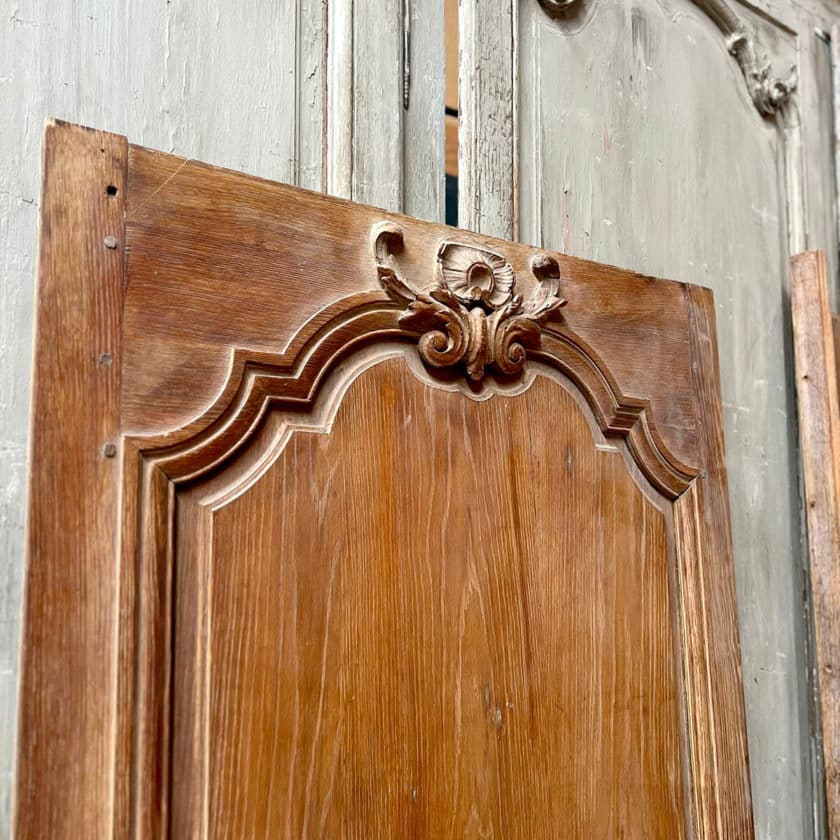 Boiserie en chêne de style Louis XV, 12m linéaire