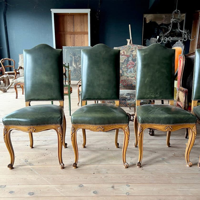 Set of Louis XV style chairs