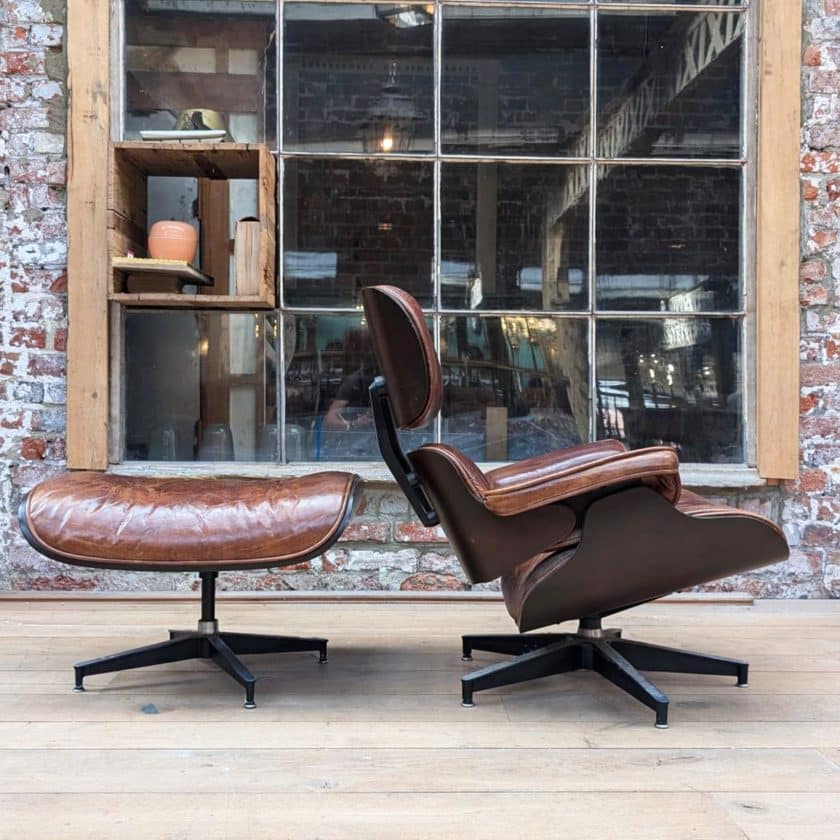 Fauteuil et Ottoman dans le style de Charles Eames side 1