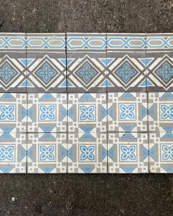 Carreaux de ciment à motif géométrique bleu et blanc 13,9m²
