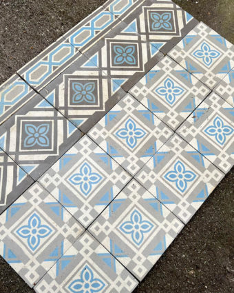 Carreaux de ciment à motif géométrique bleu et blanc 13,9m²