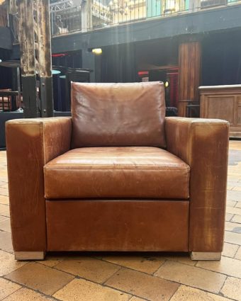 Fauteuil club en cuir front