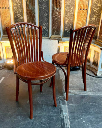 Chaise de bistrot à barreaux style thonet
