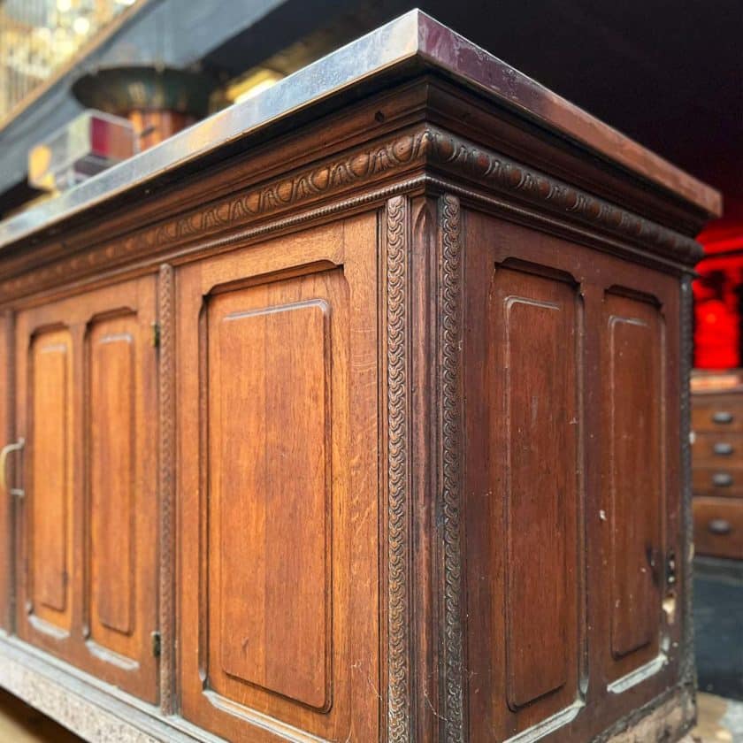 Oak bar counter with stainless steel top zoom corner