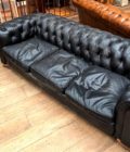 Canapé Chesterfield ancien en cuir noir top