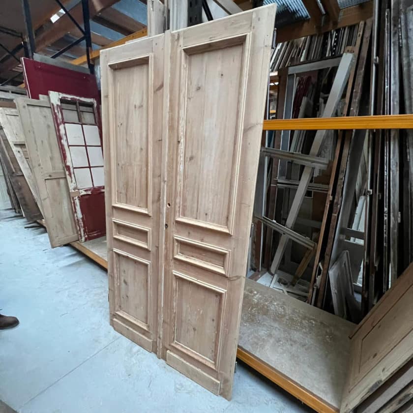 Stripped double cupboard door 125x229cm