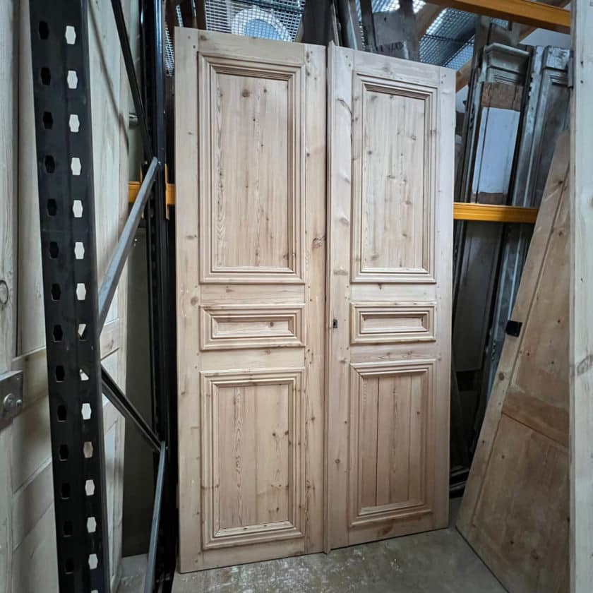 Stripped double cupboard door 127x224cm