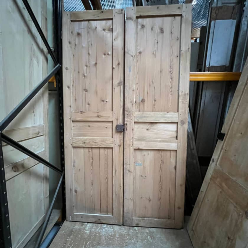 Stripped double cupboard door 127x224cm