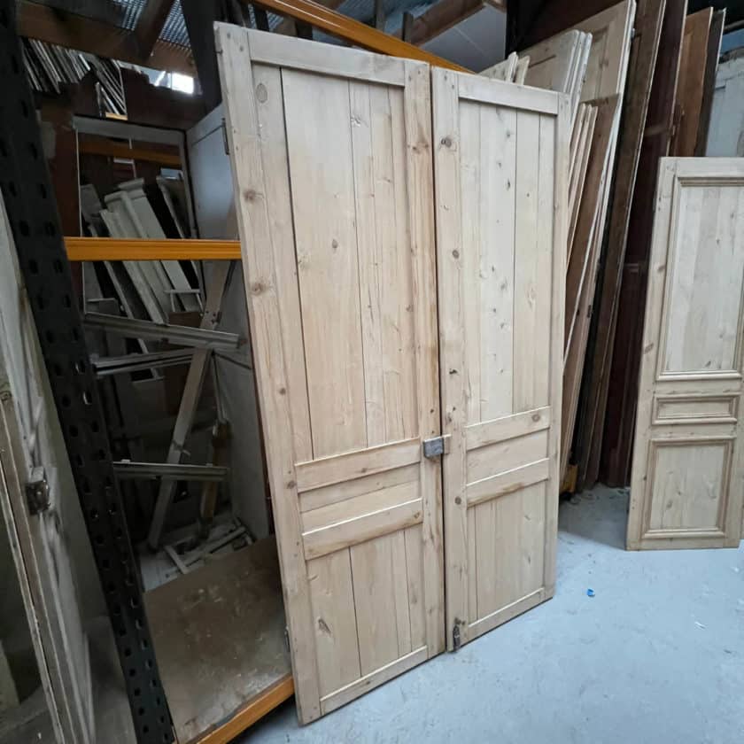 Stripped double cupboard door 141x243cm