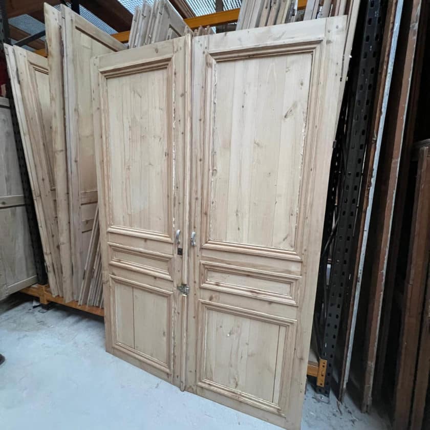 Stripped double cupboard door 157x228cm