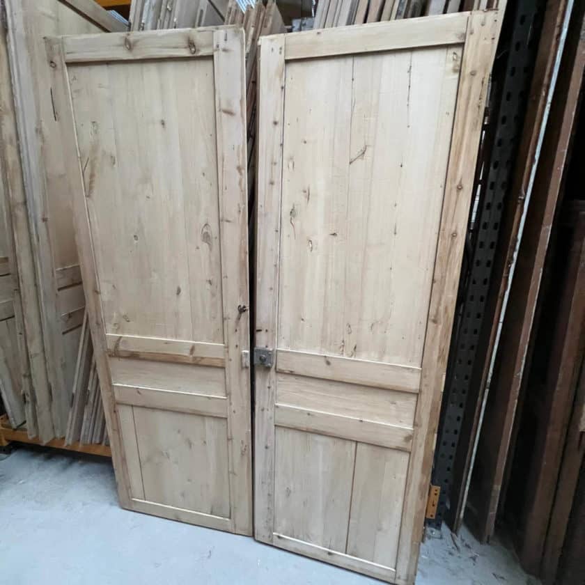 Stripped double cupboard door 157x228cm