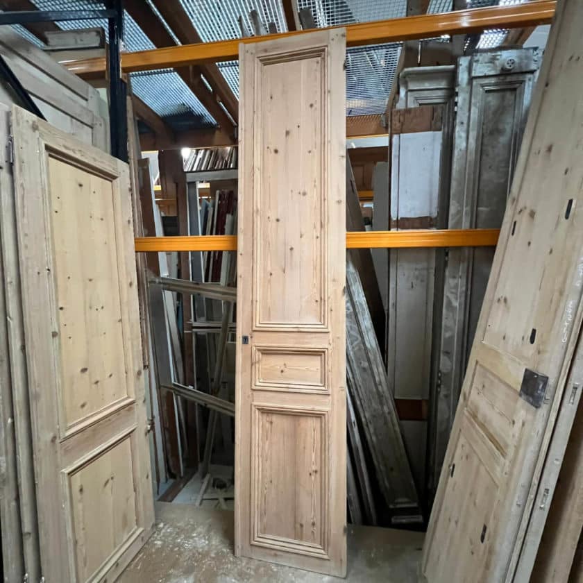 Stripped cupboard door 54x272cm