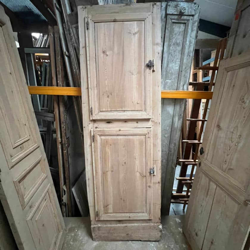 Stripped cupboard door 74x236cm