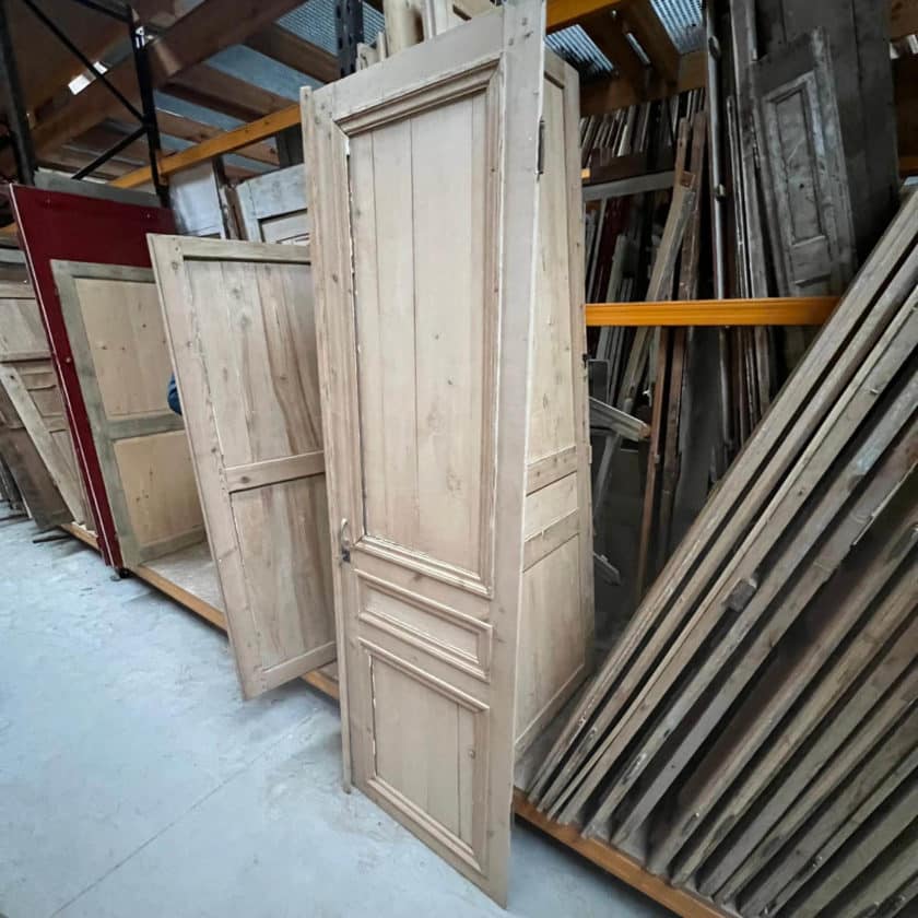 Stripped cupboard door 74x244cm