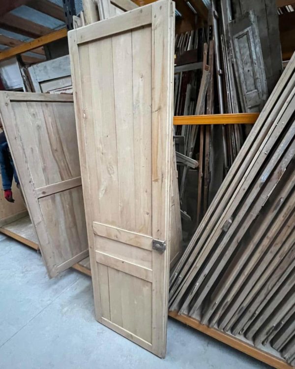 Stripped cupboard door 74x244cm