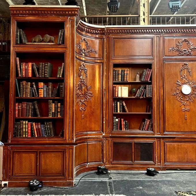 Louis XVI style woodwork 16m left