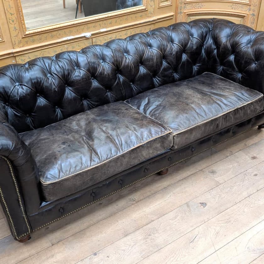 Chesterfield antique black leather top