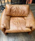 Paire de fauteuils Cassina