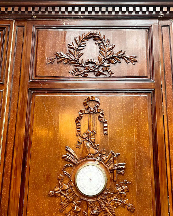 Boiserie de style Louis XVI 16m top details