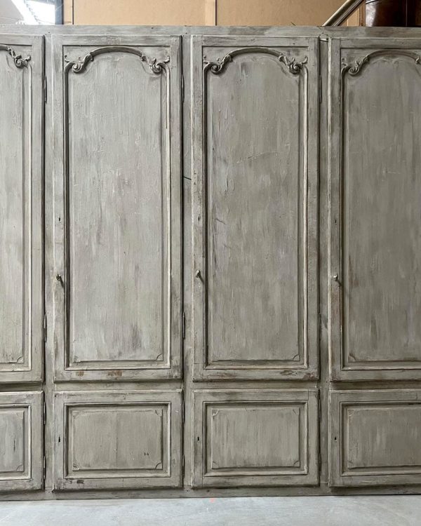 Boiserie façade de rangment de style Louis XV
