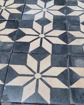 Set of 1.2m² cement tiles, with their authentic, hand-crafted design, perfect for enhancing floors and walls with charm and character.