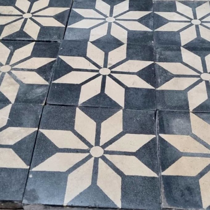 Set of 1.2m² cement tiles, with their authentic, hand-crafted design, perfect for enhancing floors and walls with charm and character.