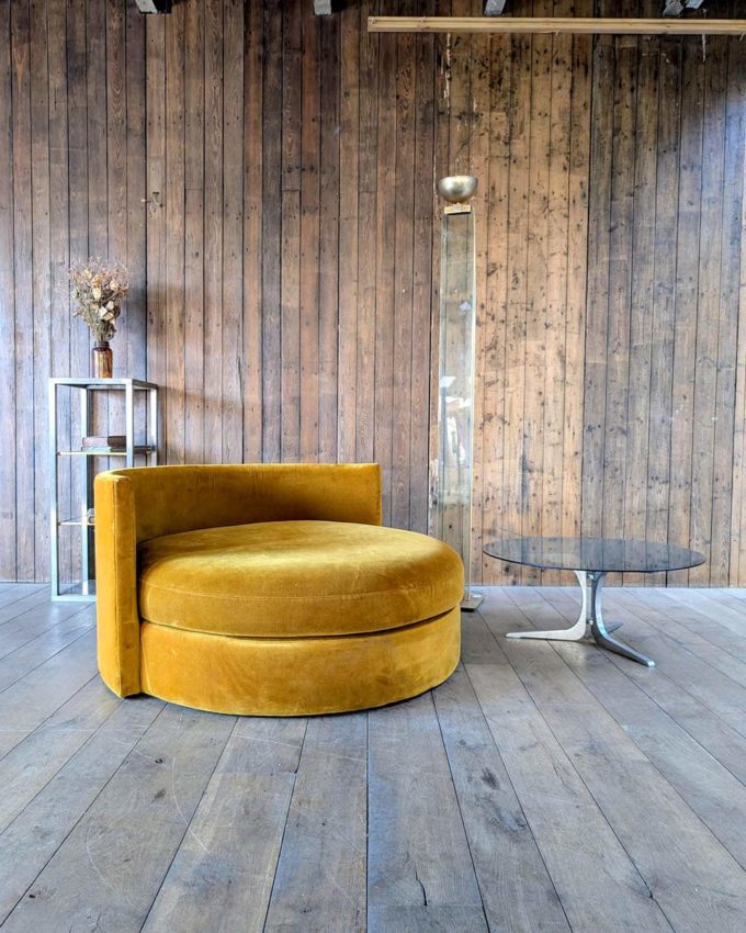 Round velvet armchair