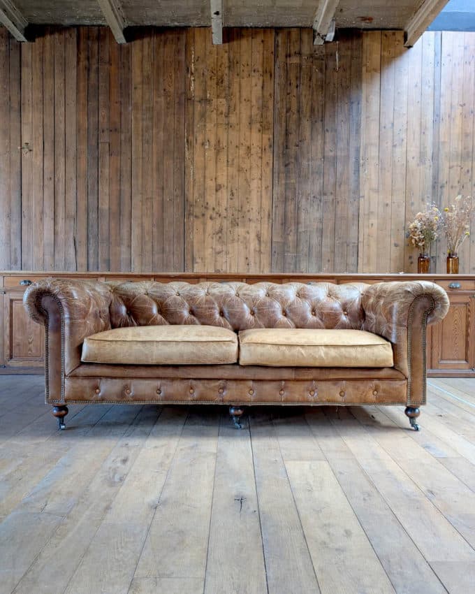 Canapé chesterfield en cuir marron