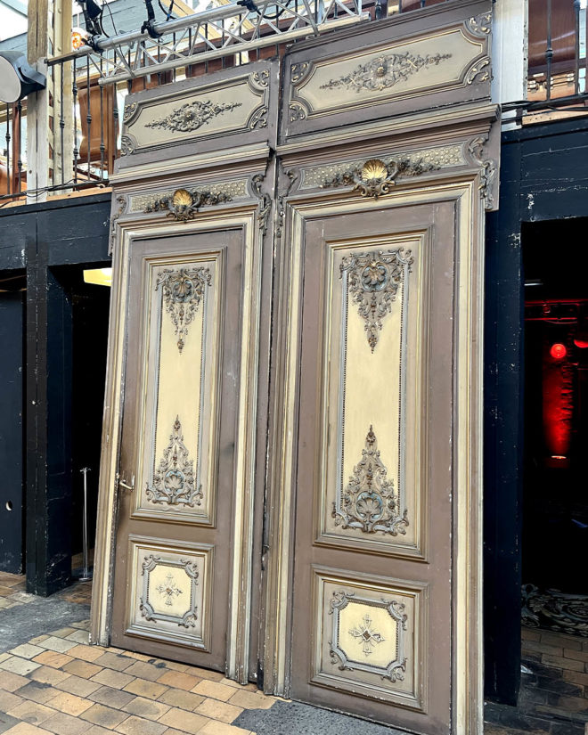 Paire de portes avec bâti side
