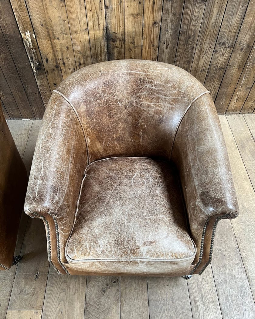 Paire de fauteuil club en cuir