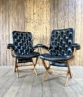 Paire de fauteuils au design élégant et confortable, parfaits pour ajouter une touche de charme et de raffinement à votre intérieur.