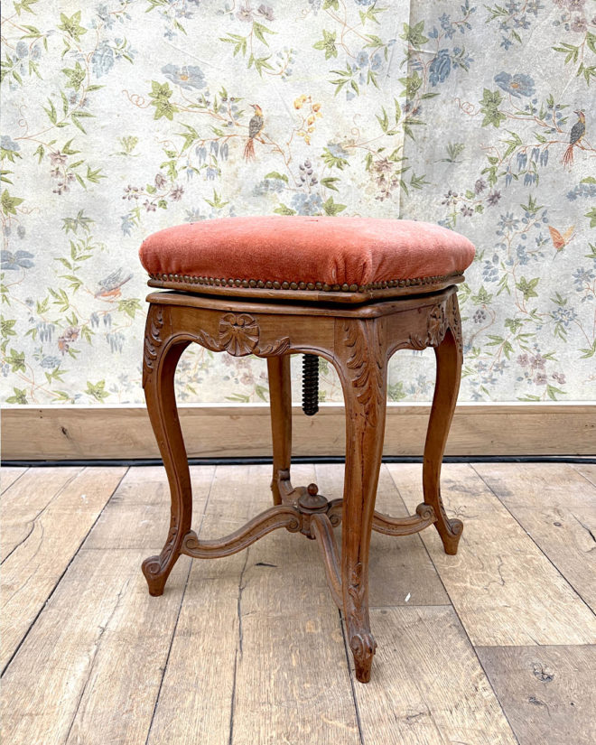 Piano stool
