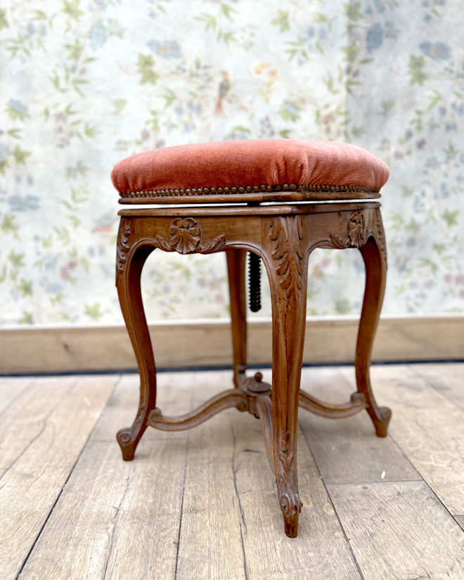 Piano stool