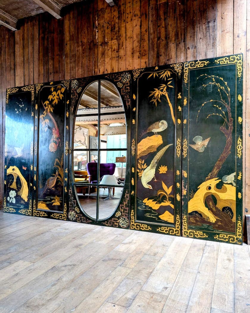 Set of painted panels with chinoiserie side decor