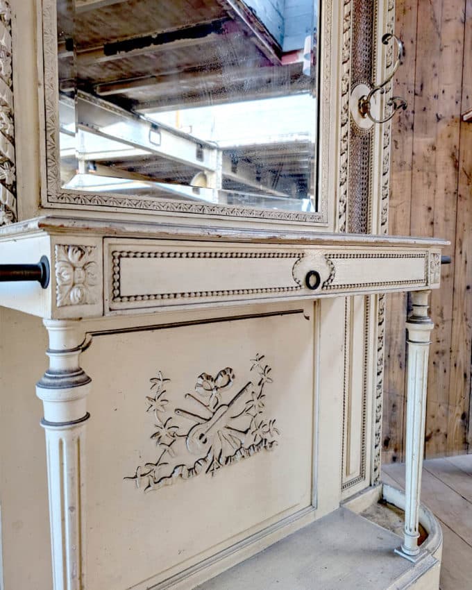 Louis XVI style coat rack details 2