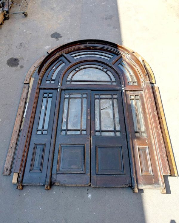 Large restaurant door