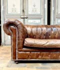 Canapé Chesterfield Marron side