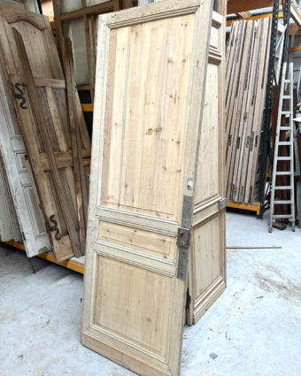 Stripped door 84.5x245 cm