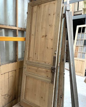 Stripped door 84.5x245 cm