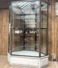 Vitrine en fer martelé
