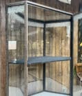 Vitrine en fer martelé