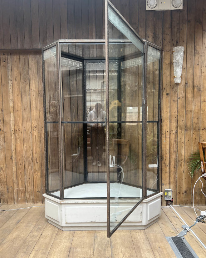 Hammered iron showcase