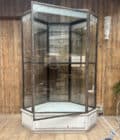 Vitrine en fer martelé