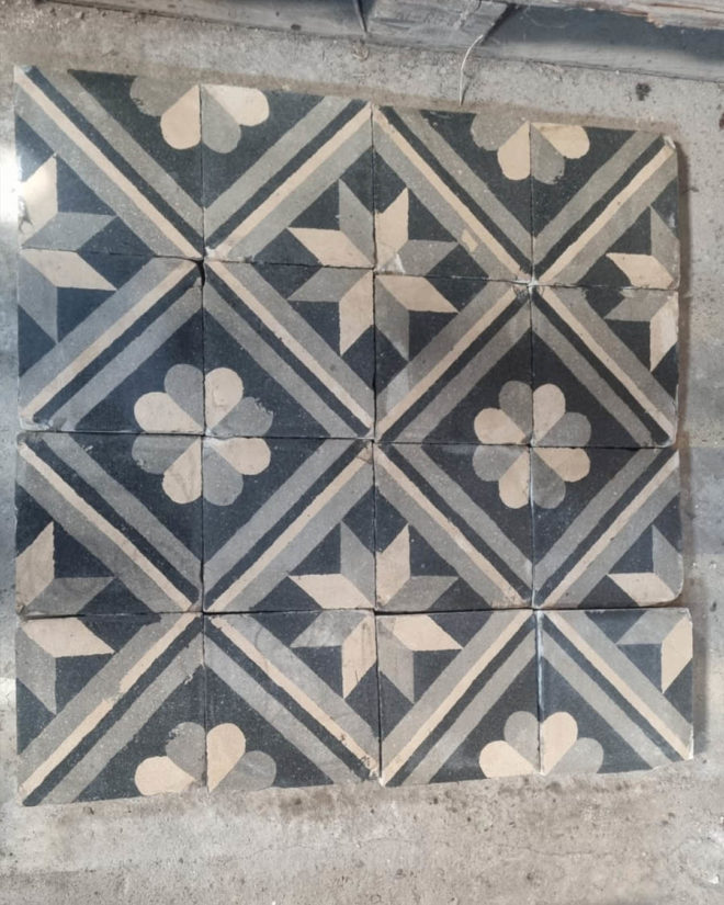 1.3m² cement tiles