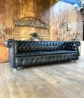 Grand canapé chesterfield en cuir noir