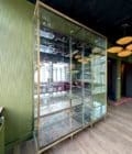 Grande vitrine en laiton 1